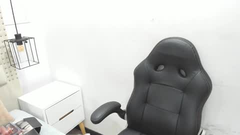 Snapshot of kathy_naughty1 chatting on December 17, 12:00 pm Khaty online show from December 17, 12:00 pm