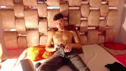 Kaht y Aiden online show from March 25, 7:42 pm