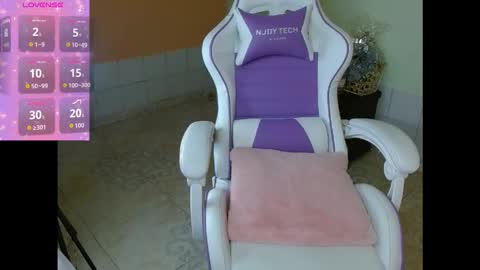 Snapshot of katia_rous_69 chatting on October 4, 7:28 am katia online show from October 4, 7:28 am