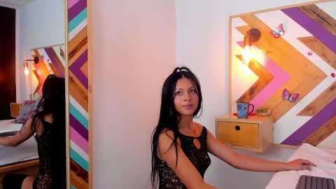 Snapshot of katia_wilsonn chatting on February 6, 11:04 pm Katia online show from February 6, 11:04 pm