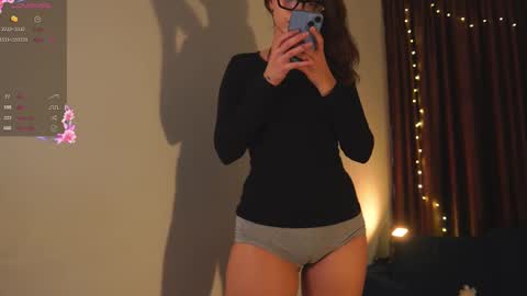 Snapshot of katie________ chatting on March 5, 10:22 am Katienext stream online show from March 5, 10:22 am