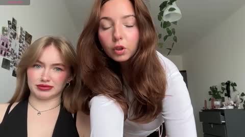 Snapshot of katie________ chatting on September 26, 10:08 am Katienext stream online show from September 26, 10:08 am