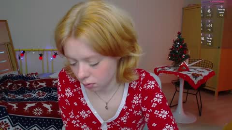 Snapshot of katie_deville chatting on December 19, 5:18 pm Katie Deville online show from December 19, 5:18 pm