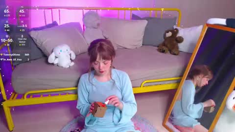 Snapshot of katie_deville chatting on March 4, 4:27 am Katie Deville online show from March 4, 4:27 am