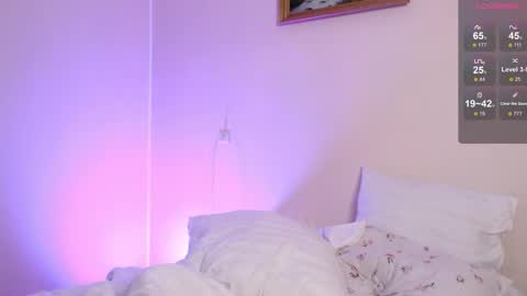 Snapshot of katie_deville chatting on October 4, 2:20 am Katie Deville online show from October 4, 2:20 am