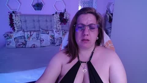 Snapshot of katie_joness chatting on January 13, 3:36 pm katerin Joness online show from January 13, 3:36 pm