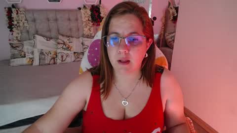Snapshot of katie_joness chatting on January 16, 3:46 pm katerin Joness online show from January 16, 3:46 pm