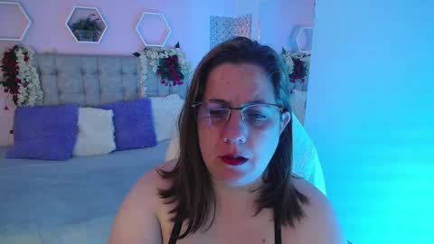 Snapshot of katie_joness chatting on March 8, 12:30 pm katerin Joness online show from March 8, 12:30 pm
