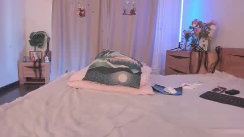 Snapshot of katie_ness chatting on October 27, 7:56 am Kate online show from October 27, 7:56 am