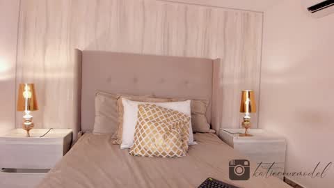 Katie online show from February 4, 5:34 pm