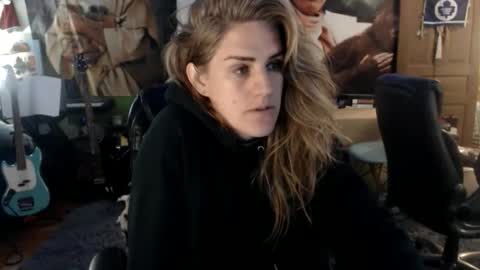 Snapshot of katiecutie_5 chatting on November 5, 6:24 am Katie online show from November 5, 6:24 am