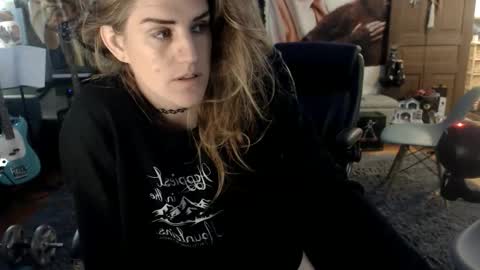 Snapshot of katiecutie_5 chatting on November 12, 5:08 am Katie online show from November 12, 5:08 am