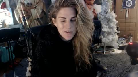 Snapshot of katiecutie_5 chatting on December 5, 7:17 am Katie online show from December 5, 7:17 am