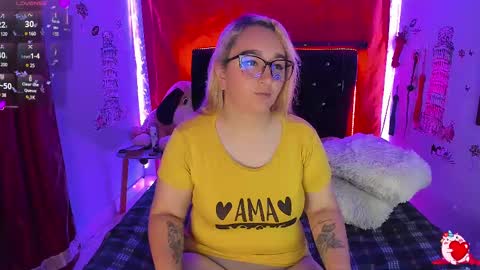 Snapshot of katieeandsharon chatting on February 22, 4:30 pm SHARON KATIEE online show from February 22, 4:30 pm