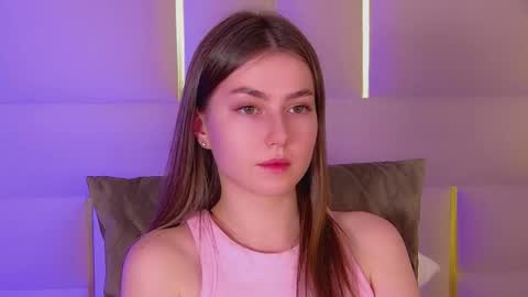 katiereeves online show from November 19, 5:46 pm