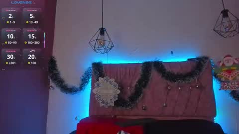 Snapshot of katiie_m chatting on December 16, 11:26 am Katie online show from December 16, 11:26 am