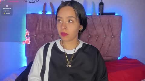 Snapshot of katiie_m chatting on January 16, 11:36 am Katie online show from January 16, 11:36 am