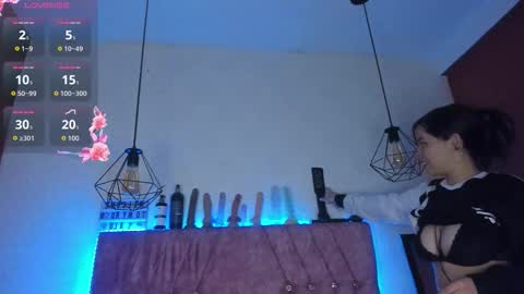 Snapshot of katiie_m chatting on February 24, 10:13 am Katie online show from February 24, 10:13 am