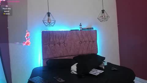 Snapshot of katiie_m chatting on February 28, 12:22 am Katie online show from February 28, 12:22 am