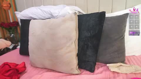 K A T L Y N  online show from December 5, 7:10 pm