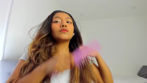 Snapshot of katnees_correa chatting on December 25, 8:29 am Follow me on instagram and twitter as correaktnees online show from December 25, 8:29 am