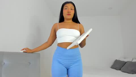 Snapshot of katnees_correa chatting on February 5, 6:35 am Follow me on instagram and twitter as correaktnees online show from February 5, 6:35 am