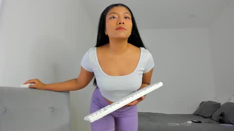 Snapshot of katnees_correa chatting on February 13, 7:45 am Follow me on instagram and twitter as correaktnees online show from February 13, 7:45 am