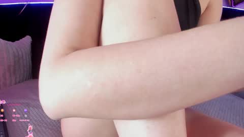 Snapshot of katniss_lovee_ chatting on December 5, 5:05 am .... Katniss .... online show from December 5, 5:05 am