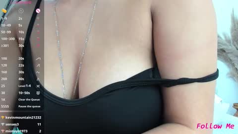 Snapshot of katriana_sex chatting on February 23, 10:31 pm  Katriana  online show from February 23, 10:31 pm