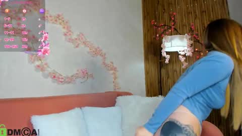 Snapshot of katrina_bail chatting on September 22, 12:01 am Katrina Bail online show from September 22, 12:01 am