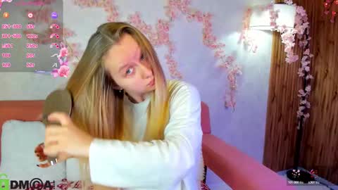 Snapshot of katrina_bail chatting on October 6, 1:03 am Katrina Bail online show from October 6, 1:03 am