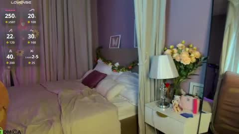 Katrina Bail online show from April 28, 1:04 am