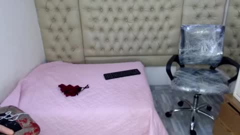 KatrinneHott online show from November 29, 12:46 am