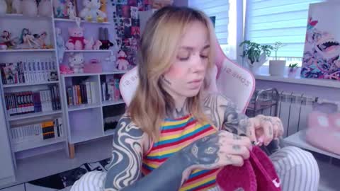 Snapshot of katrinwaifu chatting on October 17, 2:30 pm Katrin online show from October 17, 2:30 pm