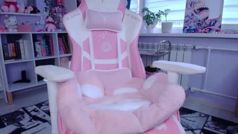 Snapshot of katrinwaifu chatting on October 23, 1:21 pm Katrin online show from October 23, 1:21 pm