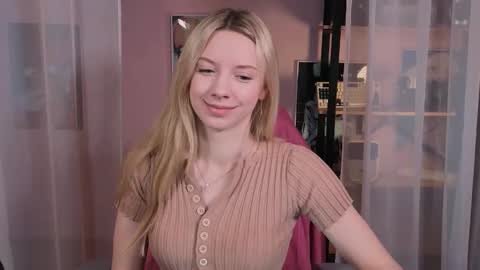 Snapshot of katt_yy chatting on November 7, 5:07 am katt_yy online show from November 7, 5:07 am