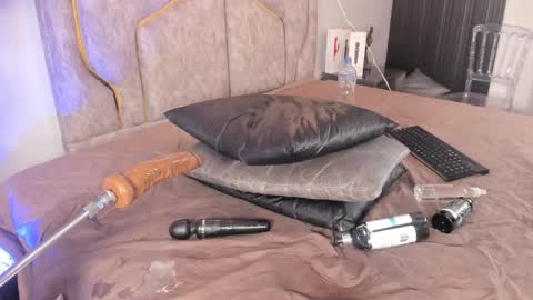 Snapshot of kattejordan chatting on March 4, 6:37 am Katerine online show from March 4, 6:37 am