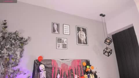 Snapshot of kattejordan chatting on October 28, 3:43 am Katerine online show from October 28, 3:43 am