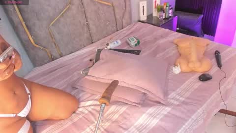 Snapshot of kattejordan chatting on November 7, 3:50 am Katerine online show from November 7, 3:50 am