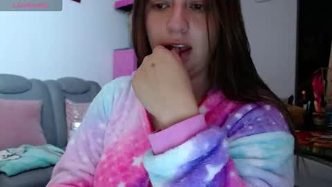 Snapshot of kattie_love chatting on December 22, 8:55 am kattie online show from December 22, 8:55 am