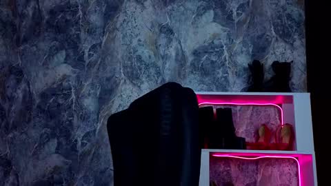 Snapshot of katttymoon_ chatting on December 7, 5:48 am Goddess Katy VACATION online show from December 7, 5:48 am