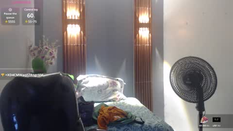 Snapshot of katty_findom_ chatting on February 8, 4:47 pm katty online show from February 8, 4:47 pm