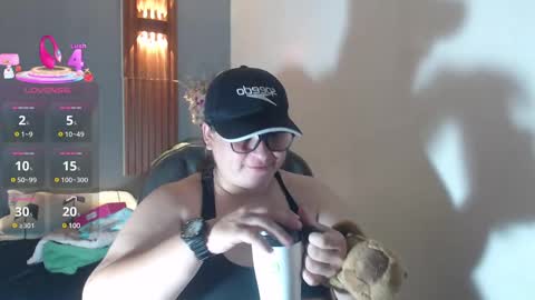 Snapshot of katty_findom_ chatting on March 11, 12:39 pm katty online show from March 11, 12:39 pm