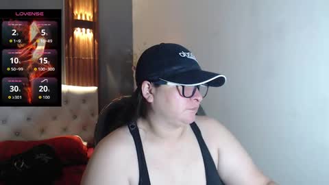 Snapshot of katty_findom_ chatting on October 30, 1:01 pm katty online show from October 30, 1:01 pm