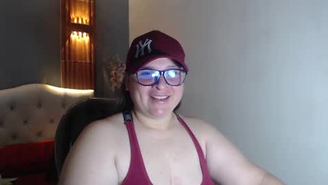 Snapshot of katty_findom_ chatting on November 7, 12:38 pm katty online show from November 7, 12:38 pm