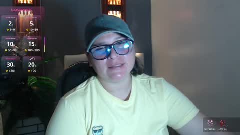 Snapshot of katty_findom_ chatting on November 16, 12:44 pm katty online show from November 16, 12:44 pm