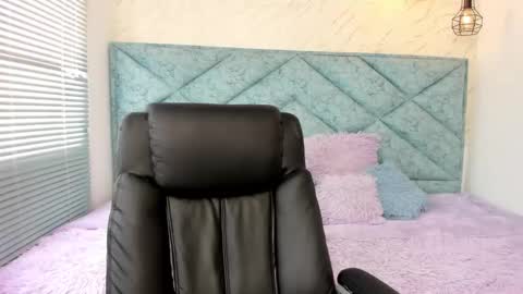 katty_love01 online show from October 16, 7:04 pm