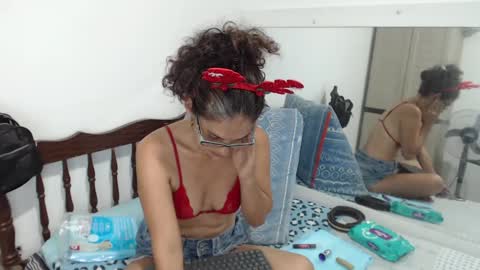 Snapshot of kattydirty144 chatting on December 24, 5:34 pm angel online show from December 24, 5:34 pm