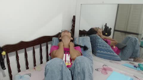 Snapshot of kattydirty144 chatting on December 31, 12:11 am angel online show from December 31, 12:11 am