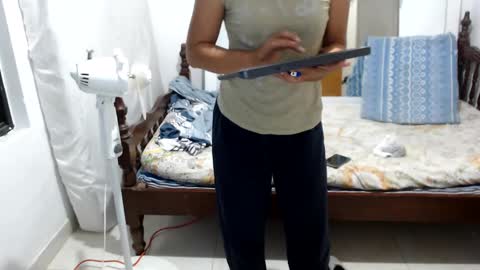 Snapshot of kattydirty144 chatting on February 5, 1:37 am angel online show from February 5, 1:37 am